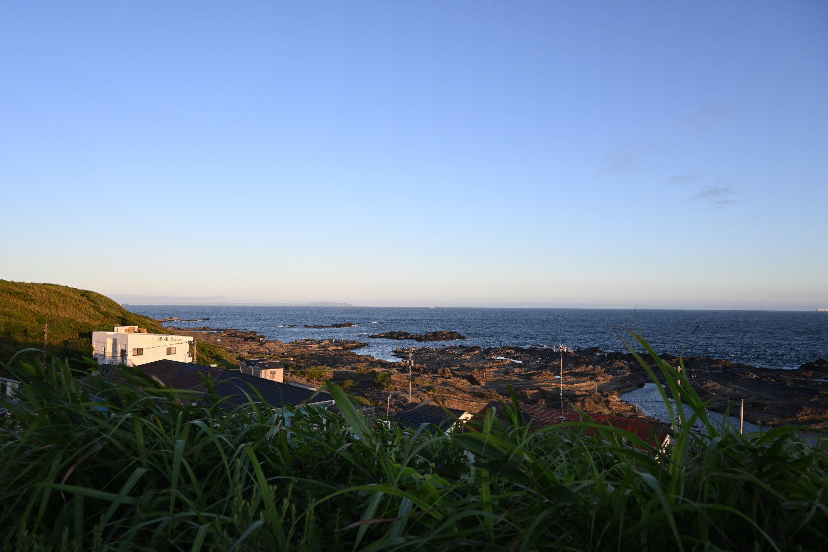 灯台から見下ろした海岸